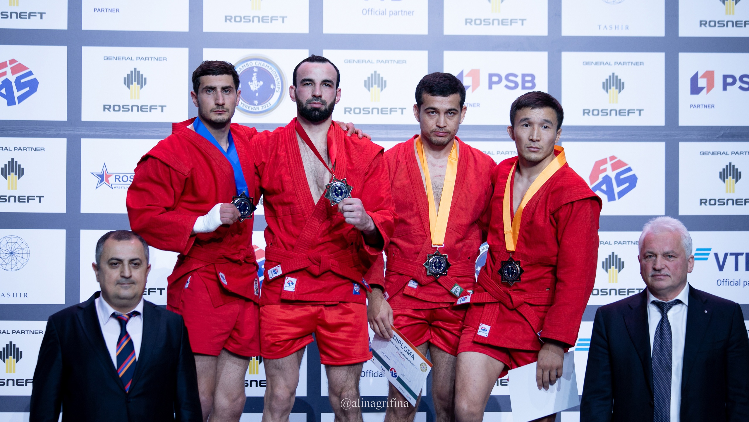 СВЕРДЛОВСКИЕ САМБИСТЫ ЗАВОЕВАЛИ ДВЕ МЕДАЛИ НА ЧЕМПИОНАТЕ МИРА ПО САМБО