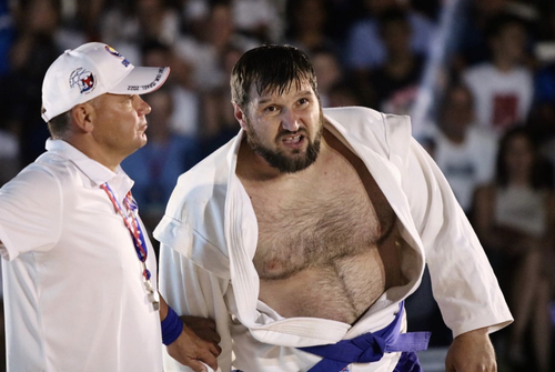 Артур Хапцев стал бронзовым призером чемпионата мира по пляжному самбо