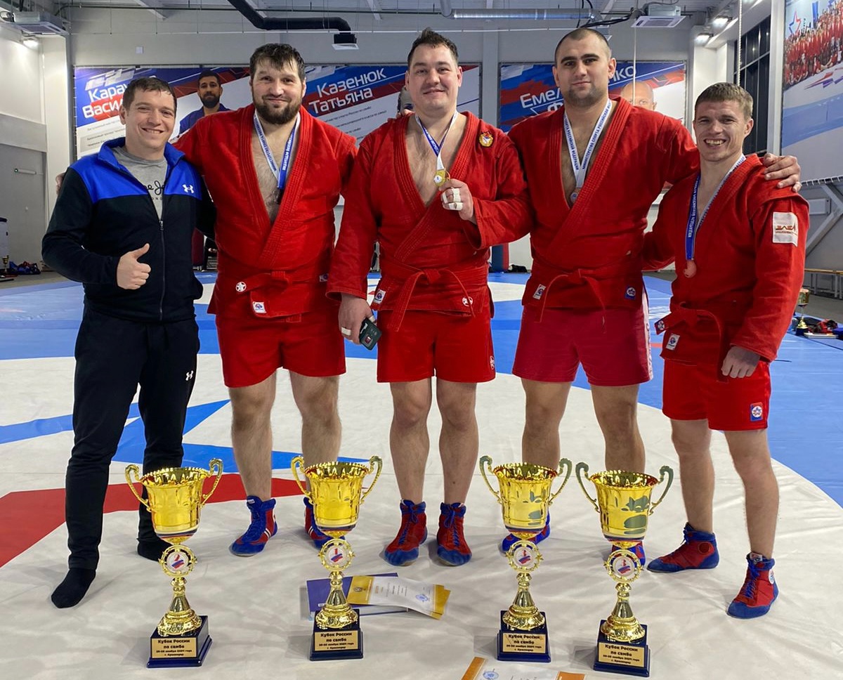 Самбисты радуют своими победами
